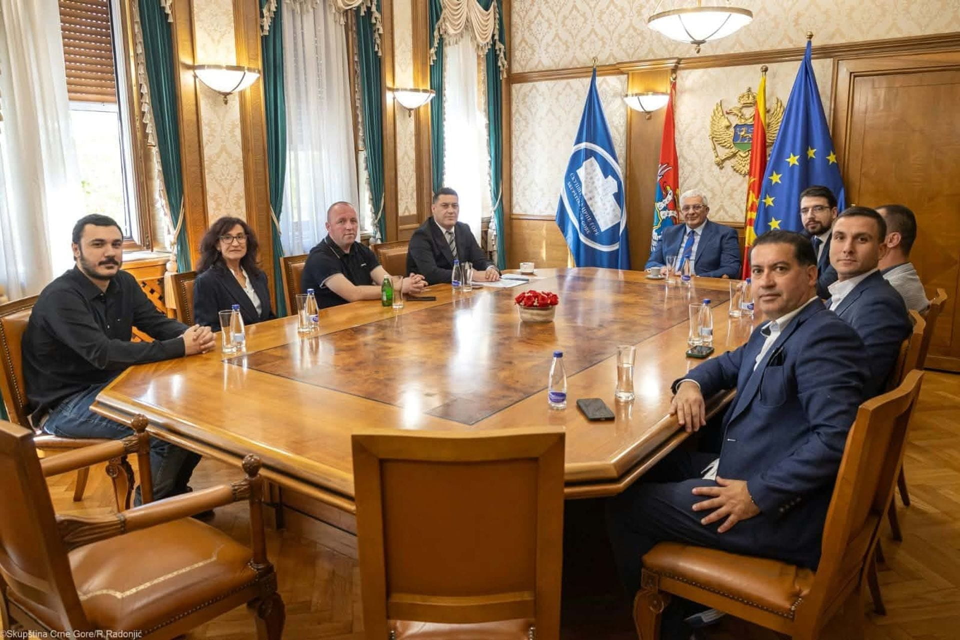 Andrija Mandić tokom sastanka sa delegacijom Udruženja iseljenika iz Crne Gore u Turskoj